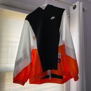 Vintage Nike Sportswear Jacket/Hoodie